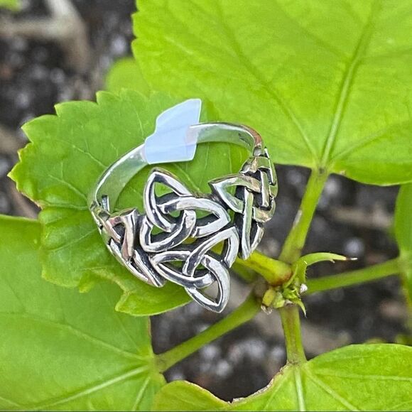 Sterling Silver Celtic Triquetras Ring - Picture 5 of 5
